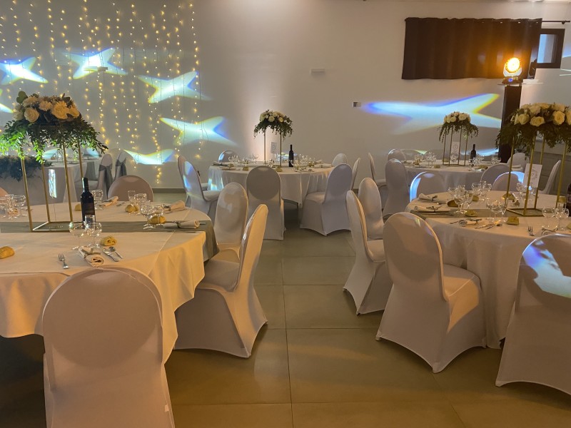 traiteur le Domus organise votre mariage dans des  salles de réception l Espilliers à st mitre les remparts ou l Arquet à la couronne