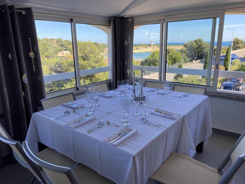 Menus spécial Groupes pour les associations, autocaristes, agences de voyages dans notre salle de réception à Carro sur La Côte Bleue