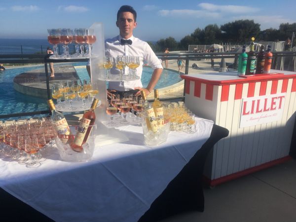 Préparation du repas avec traiteur pour un mariage près de Carry Le Rouet