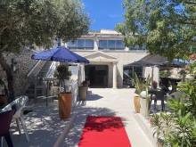 Salle de réception pour un mariage avec traiteur sur La Côte Bleue